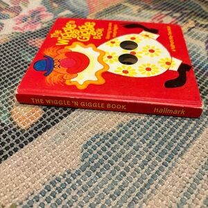 The Wiggle 'n Giggle Book Kids GUC Hallmark Play-Time Finger Fun Funny Children